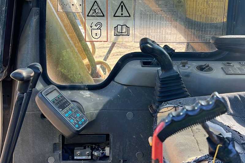 OmecoHub - Immagine KOMATSU PC240NLC-6K
